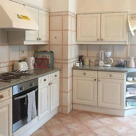 Вилла Canada Sleeps 6 Pool